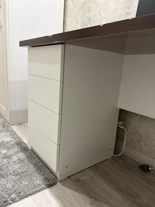 Продам компьютерый стол