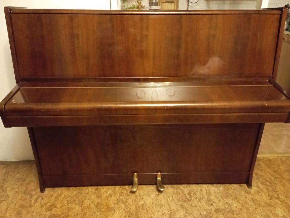 Акустично пиано Rosler,отличен звук,всички клавиши работят