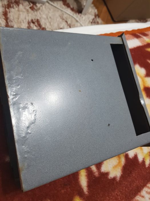 Vând cutie poștală gri