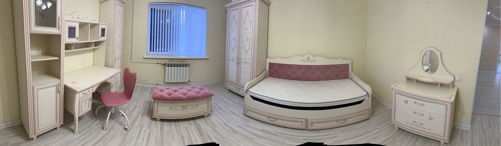 Гарнитур детский со столом.Россия