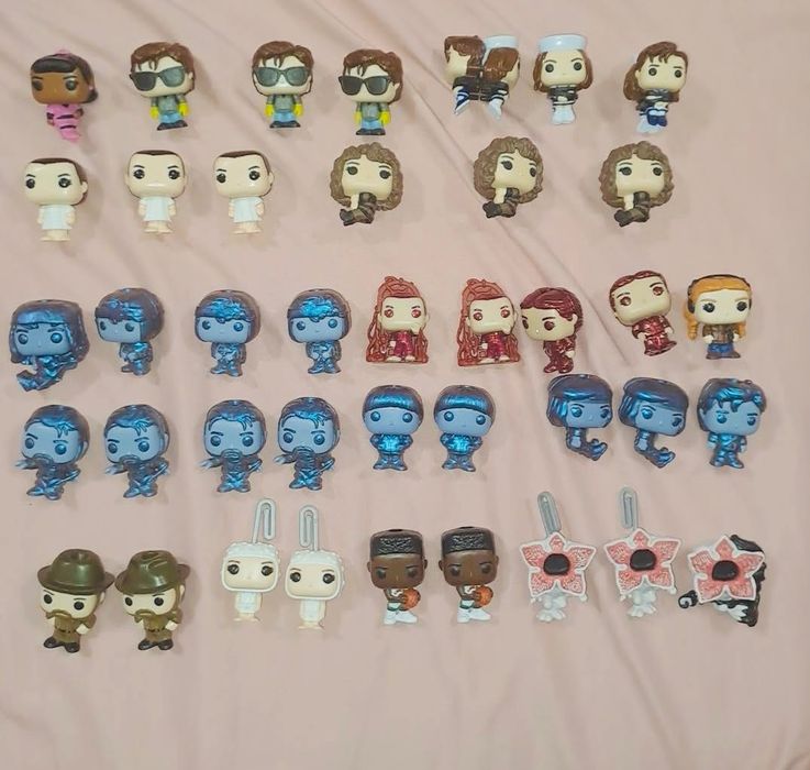 Stranger things kinder joy