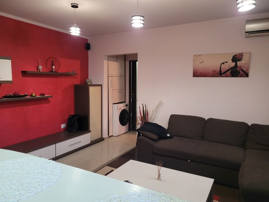 Apartament  de inchiriat ,2 camere .cartierul Florilor