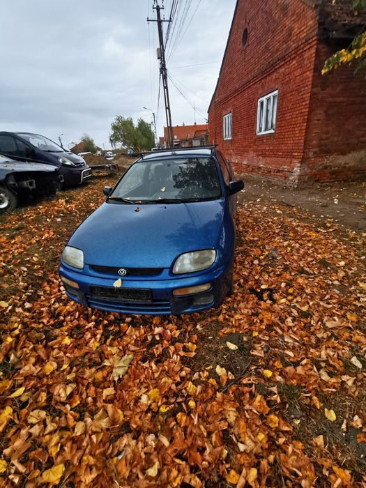 Vând Mazda 323 15 benzina