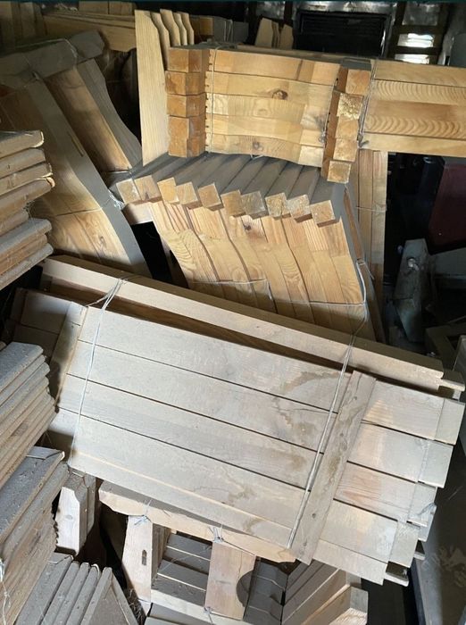 Деревянный стол и стулья комплект