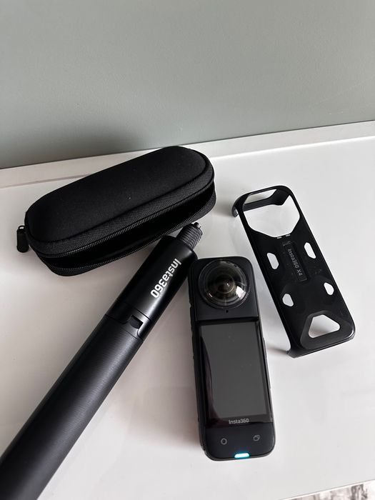 Екшън камера insta 360 x4