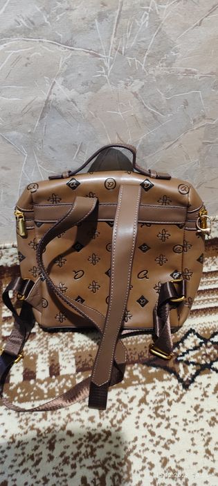 Нова дамска раница