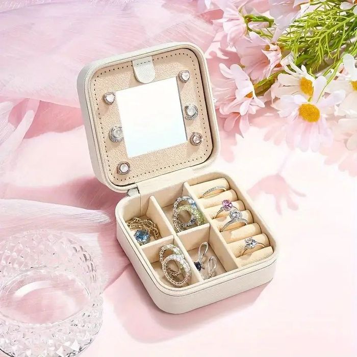 Малка кутия за бижута