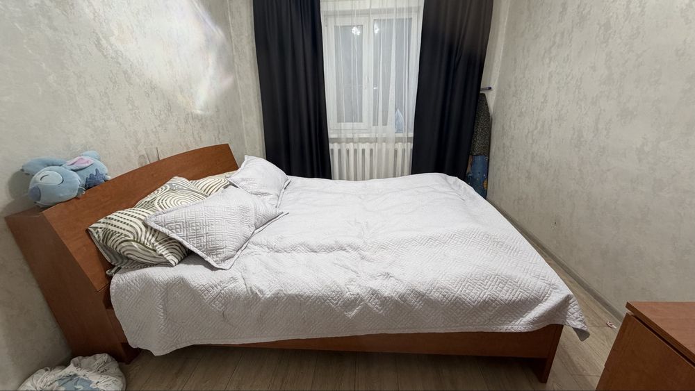Продам двуспальную кровать