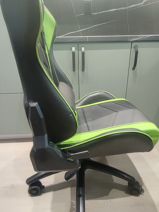 Геймърски Стол Genesis Nitro 880