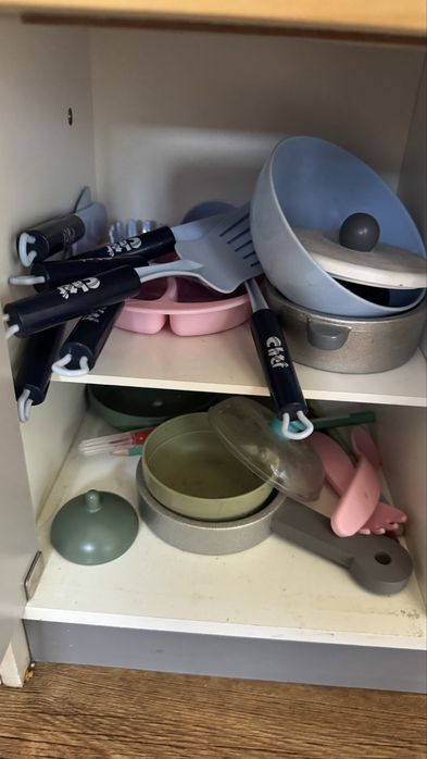 Детская кухня с набором посуды