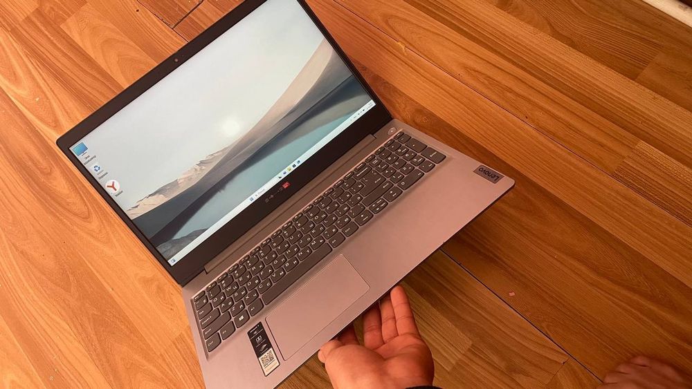 Lenovo noutbuk sotiladi ideal xolatda koʻp ishlatilmagan