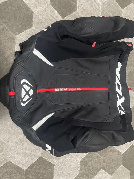 Кожено яке за мотор Ixon