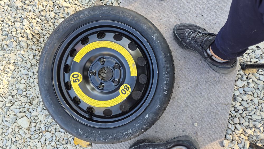 Патерица / Резервна Гума с Оборудване VW 16цола 5х112 цент.отвор 57.1