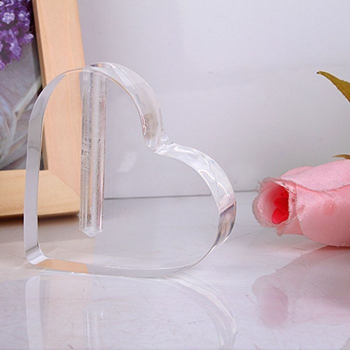 Златна роза 24 карата със стойка сърце