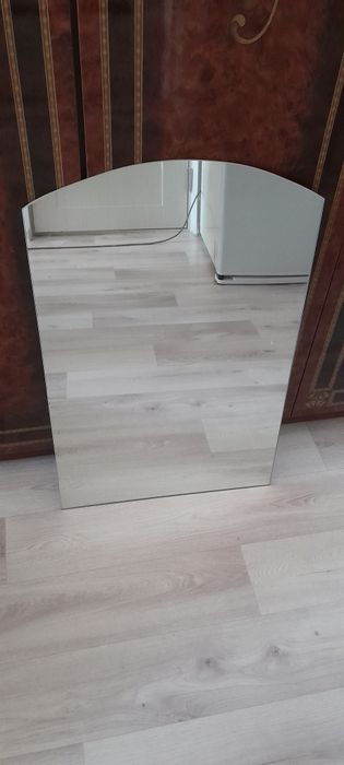 Зеркало без рамки
