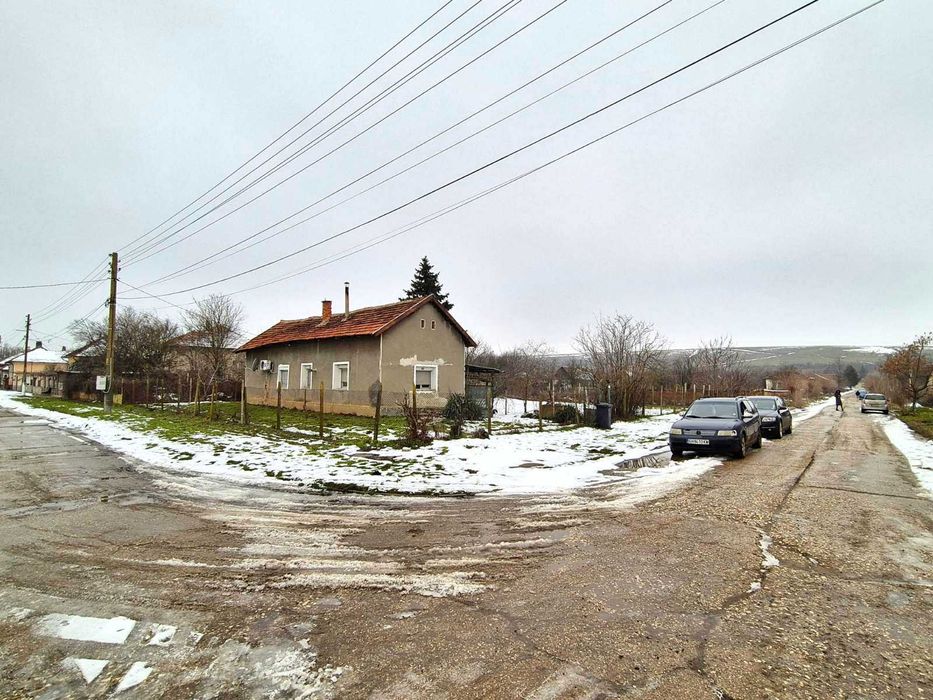 Продава се Къща в с. Брегаре, Област Плевен - 100 кв.м за 77 €/кв.м - Снимка #1