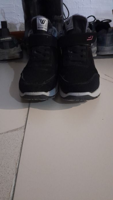 Продам зимнию обувь.