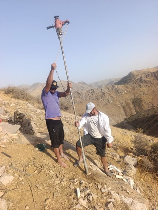 Almazne bureniya adboyne malatok Beton kesish teshish xizmatllari