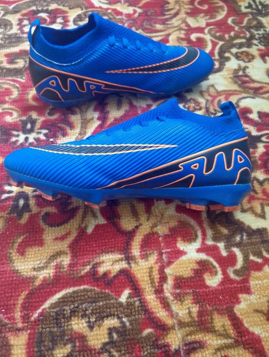 AIR ZOOM futbol butsisi YANGI razmer 40