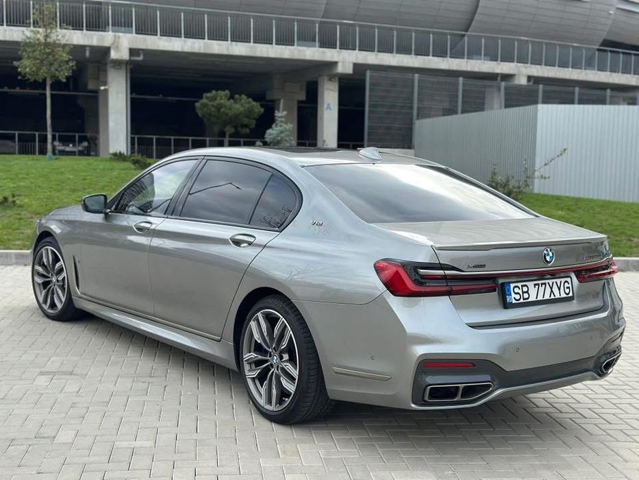 BMW M760 V12 • xDrive LONG • 4 seats • Individual