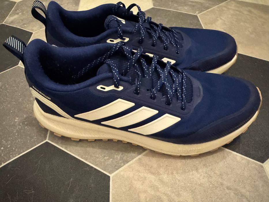 Предлагам маратонки Adidas