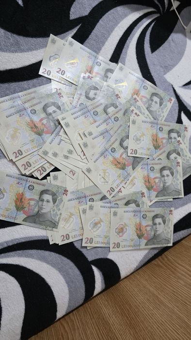 Vând bancnote românești de 20 lei.