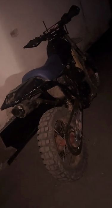 Vand sau schimb aprilia tuareg 600cc