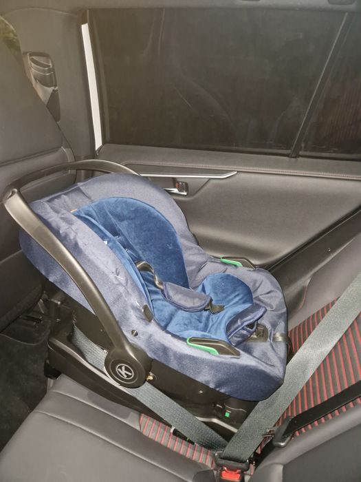 Vand Scoica auto + suport isofix Krausman