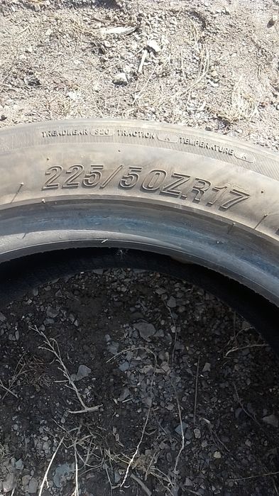 Продам шины две шт