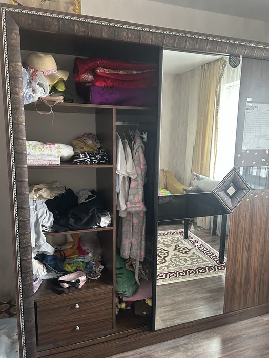 Продается шкаф большой