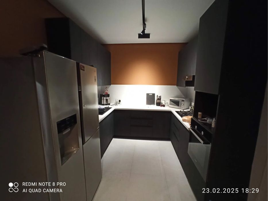 Кухни, шкафы, гардеробы, комоды, кровати и офисная мебель