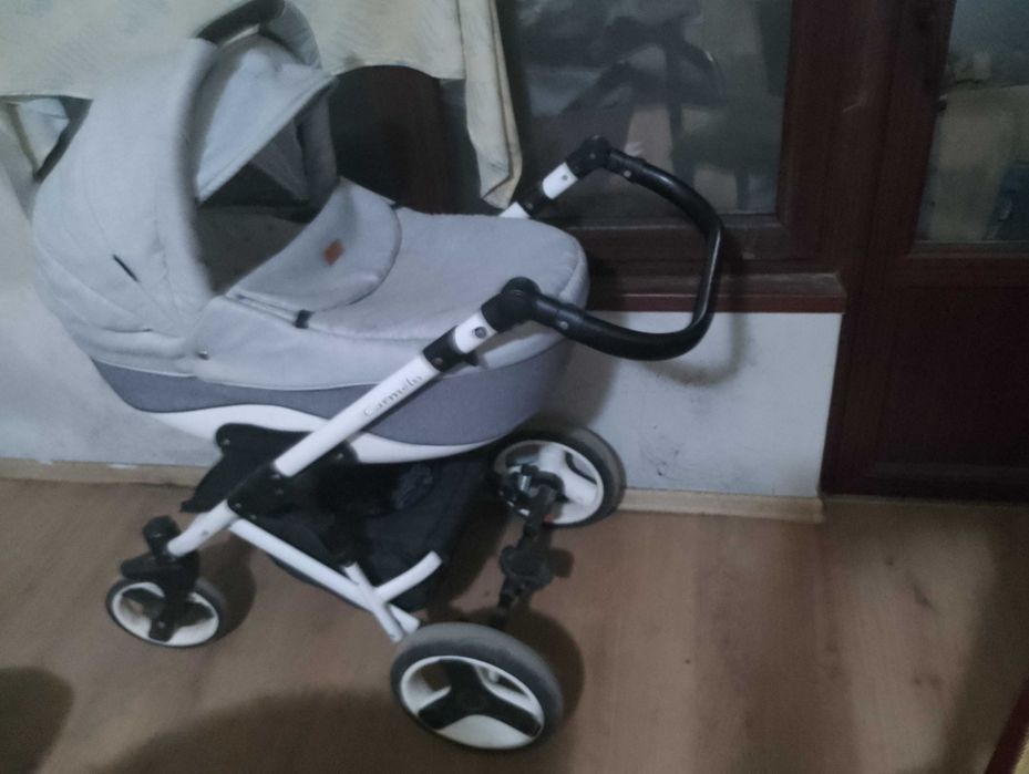Продавам бебешка количка