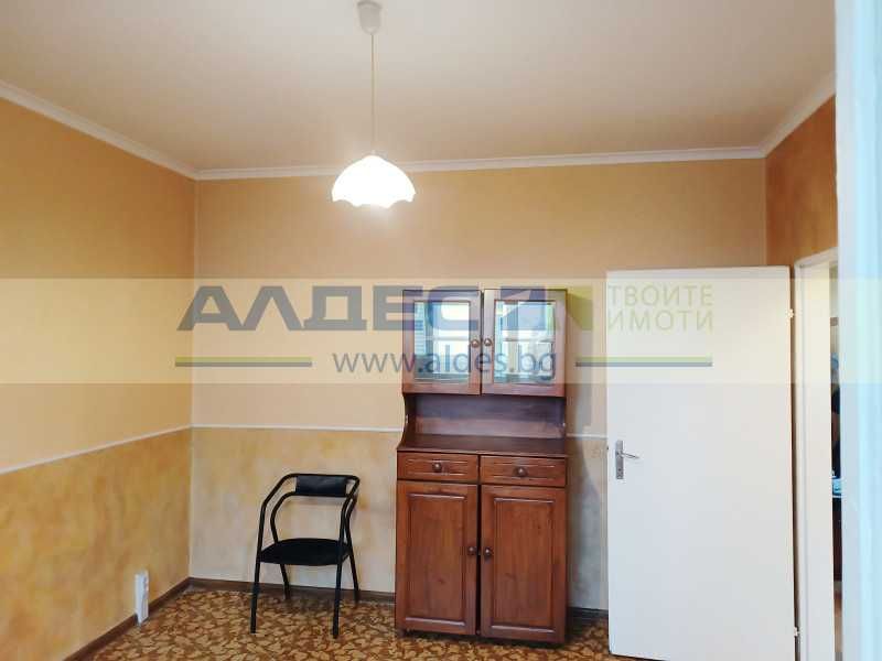 Продава непреходен двустаен ап. в Люлин 10!