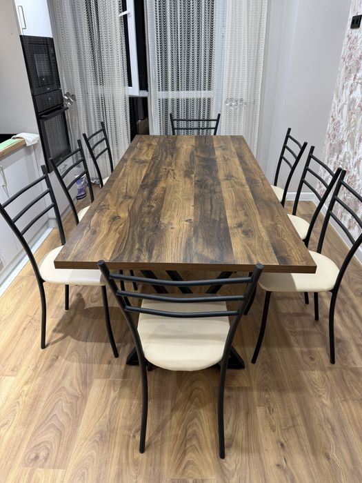 Срочно продою стол и стулья Алматы