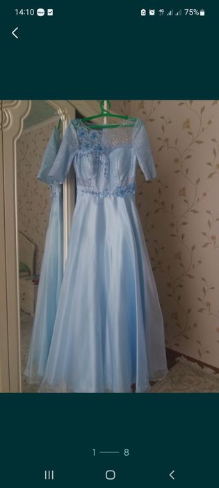 Женское вечернее платье