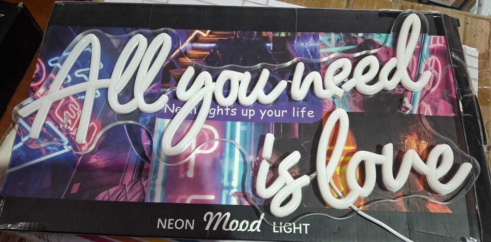 Lumina LED Neon, „All You Need is Love”, 43x22 cm, USB, alb cald