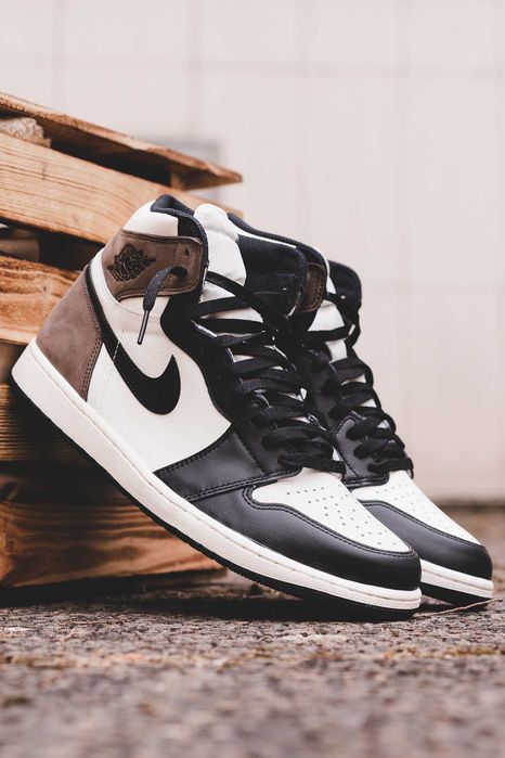 Adidasi Air Jordan 1 Retro High OG "Dark Mocha" Produs NOU