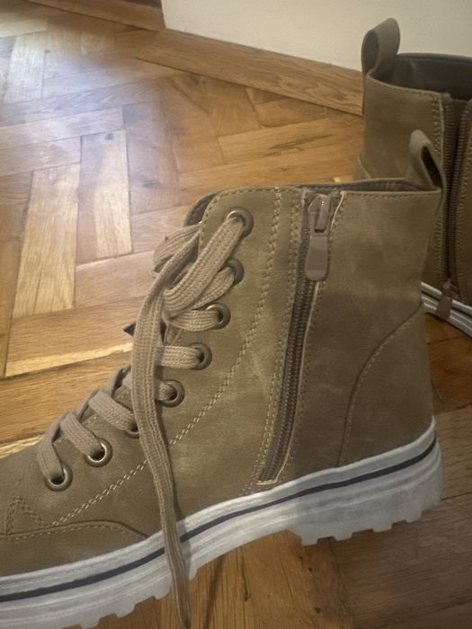 Кожени боти с цип