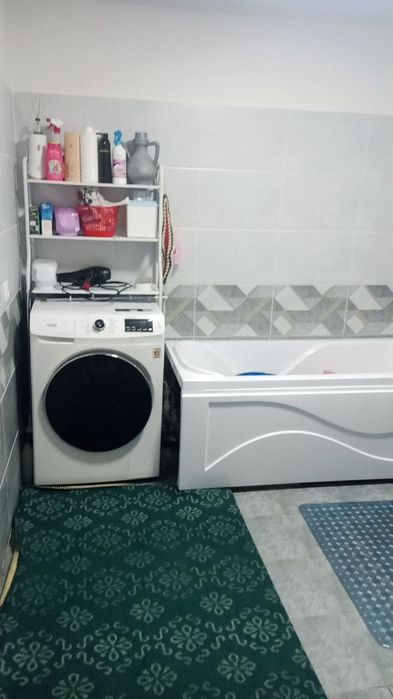 Навастройка дом сотилади
5- этаж
3 хонали 
Уйдаги хамма