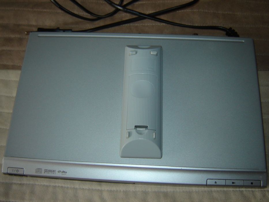 DVD Sony  cu telecomanda Original