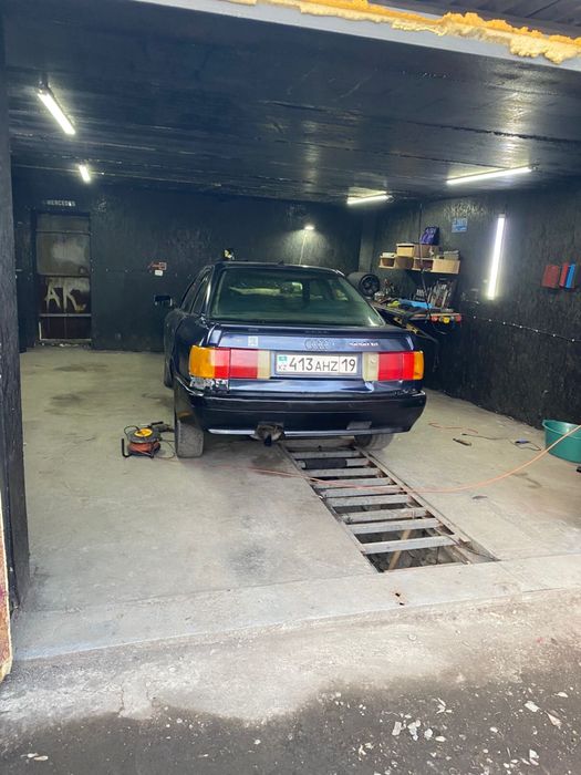 Продам машину Ауди 80