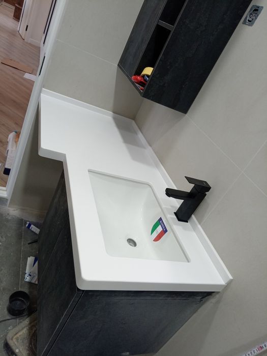 столешница и санузел из изкуствения камень