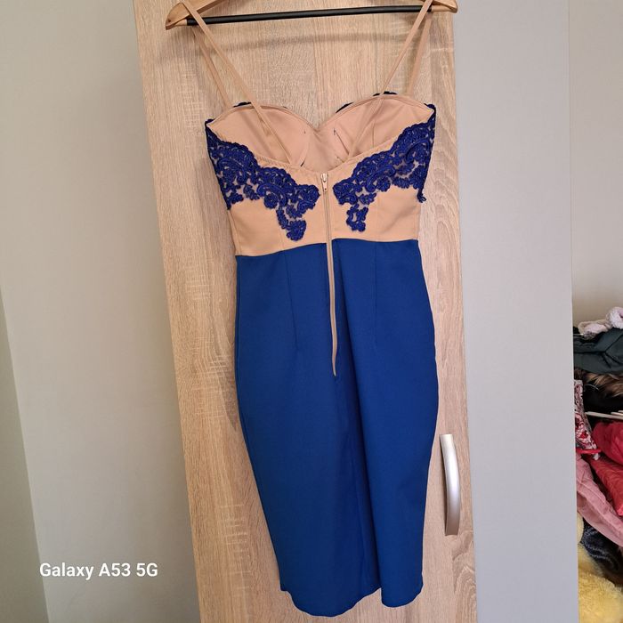 Vând rochii de ocazie