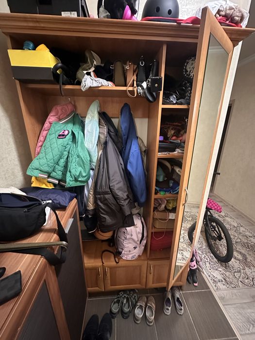 Продам шкаф для прихожей