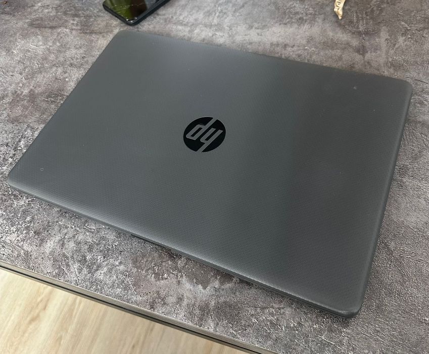 Продам ноутбук HP 255 G8