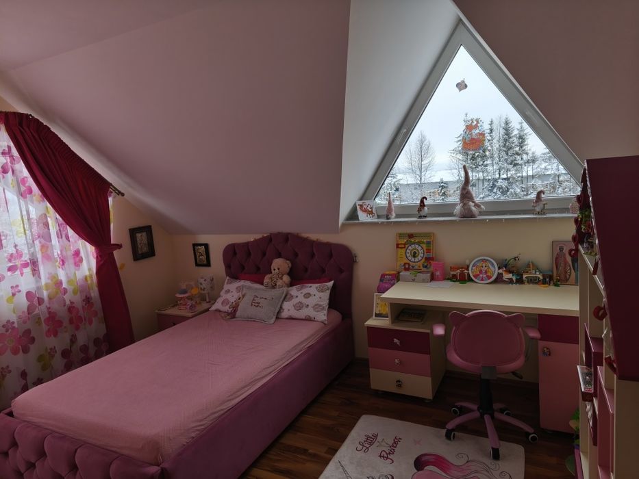 Vând casă cu teren