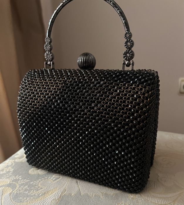 Дамска чанта с бляскави кристали