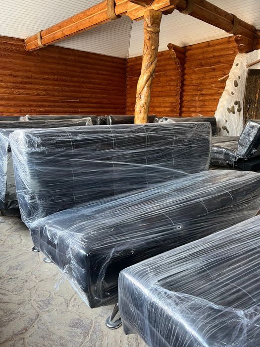 диван черный новый в пленке