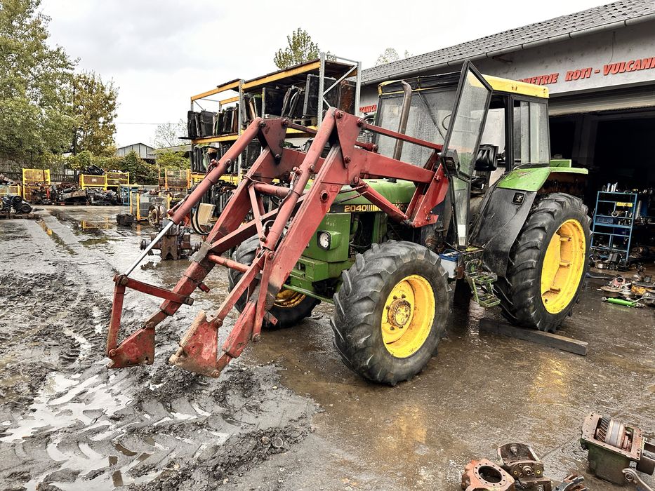 Dezmembrez John Deere 2140