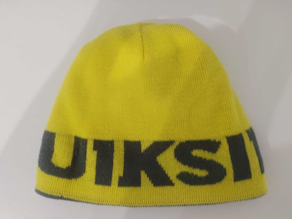 Шапка Quiksilver.